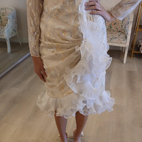 Vintage formal dress white and gold with ruffles - Picture 2 of 3